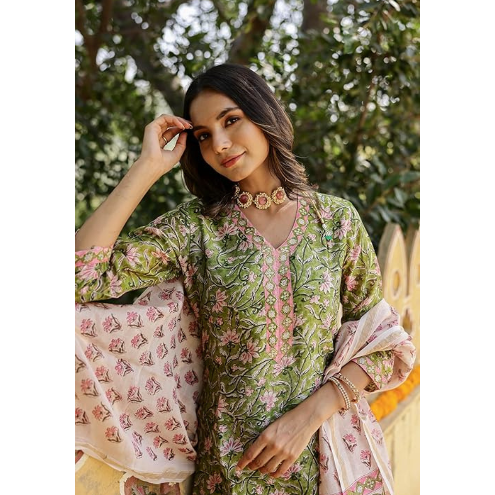 Women's Cotton Blend Floral Printed Straight Kurta with Pant Set (Pack of 1)
