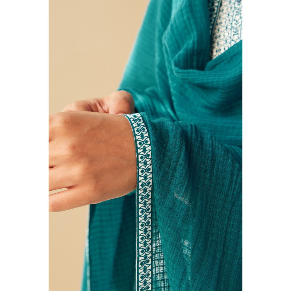 Women's Cotton Blend Floral Printed Straight Kurta - Pant with Dupatta Set (Pack of 1)