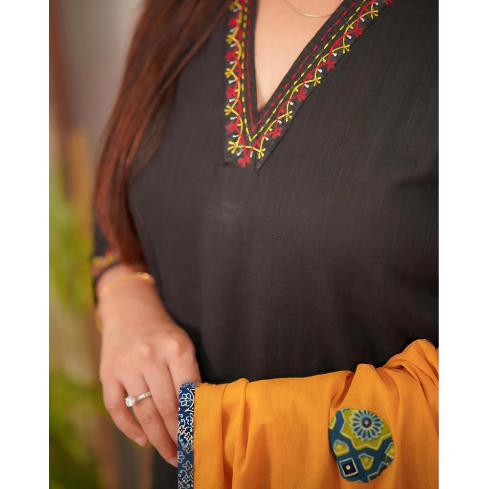Cotton Embroidered Pant Set with Ajrakh Appliqué Dupatta (Pack of 1)